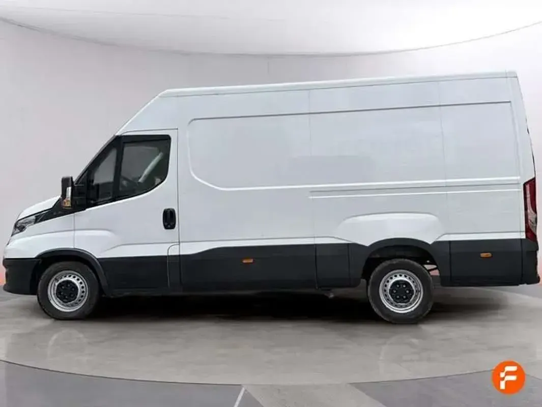 Usado Iveco Daily 156 CV (114 kW) 2023 Blanco Van