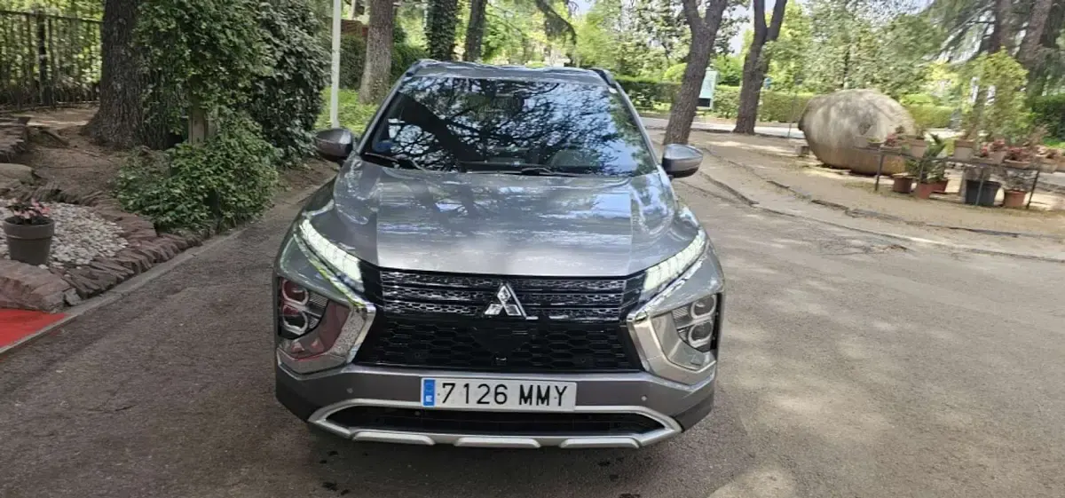 Usado Mitsubishi Eclipse Cross 188 CV (138 kW) 2024 Gris SUV