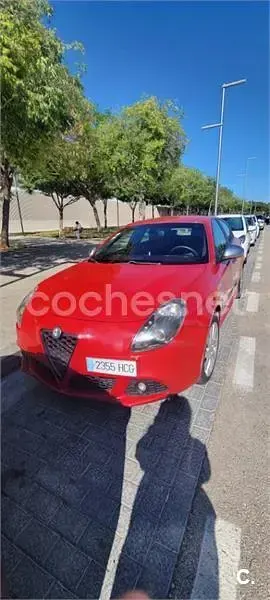 Usado Alfa Romeo Giulietta 170 CV (125 kW) 2011 Rojo Utilitario