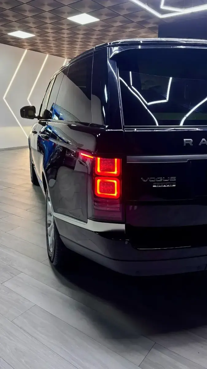 Usado Land Rover Range Rover Vogue 340 CV (250 kW) 2014 Negro SUV