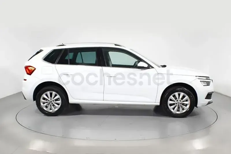 Usado Skoda Kamiq 110 CV (80 kW) 2022 Blanco SUV
