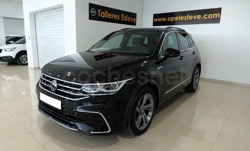Usado VW Tiguan R-line 150 CV (110 kW) 2022 Negro SUV