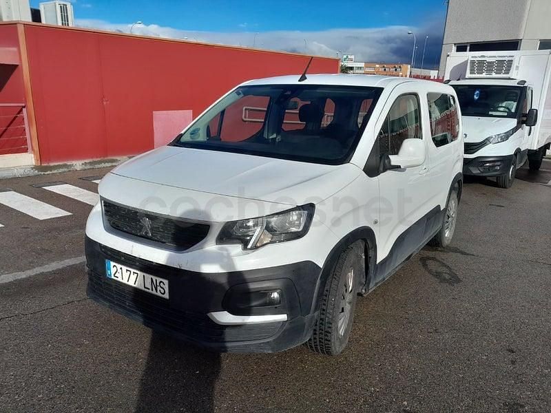 Usado Peugeot Rifter Active 100 CV (73 kW) 2021 Blanco Monovolumen