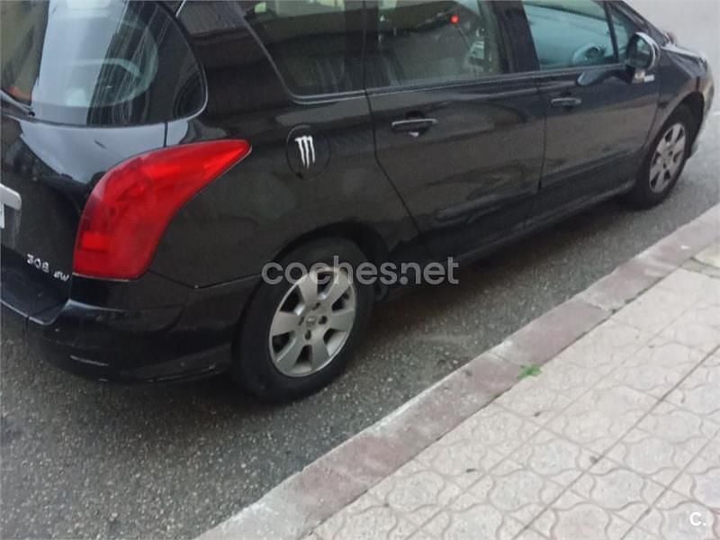 Usado Peugeot 308 110 CV (80 kW) 2010 Negro Berlina