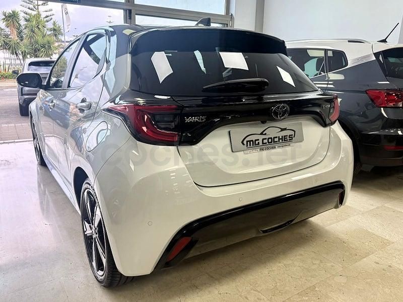 Usado Toyota Yaris Hybrid Plus 116 CV (85 kW) 2025 Blanco Berlina