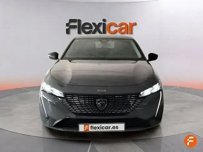 Usado Peugeot 308 Allure 130 CV (95 kW) 2024 Gris / plata Berlina