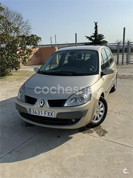 Usado Renault Scénic II 130 CV (95 kW) 2007 Beige Monovolumen