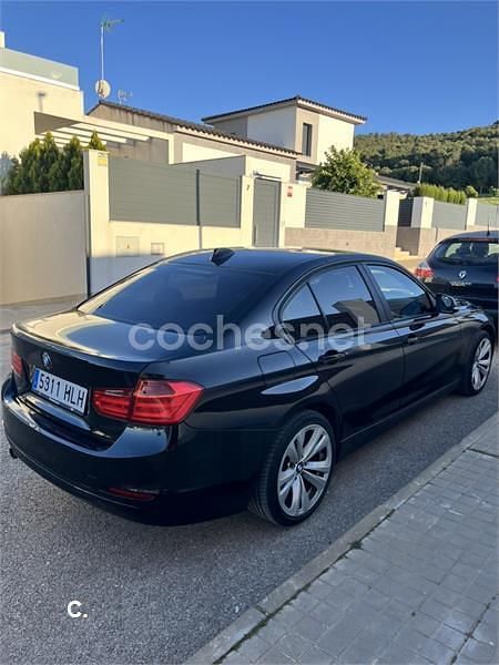 Usado BMW 318 Comfort Edition 143 CV (105 kW) 2013 Negro Berlina