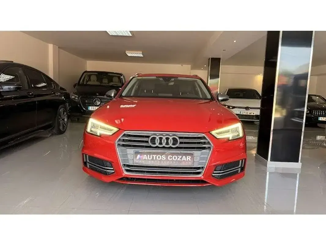 Usado Audi A4 S-Line 150 CV (110 kW) 2018 Rojo Familiar