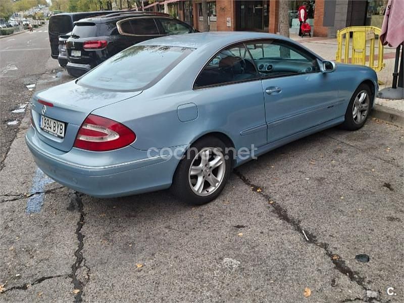 Usado Mercedes CLK240 Avantgarde 170 CV (125 kW) 2002 Azul Coupe
