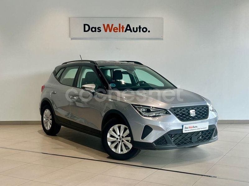 Gris plata Usado 2024 Seat Arona Style SUV | 18.995 € (Precio justo) - Imagen 1/4