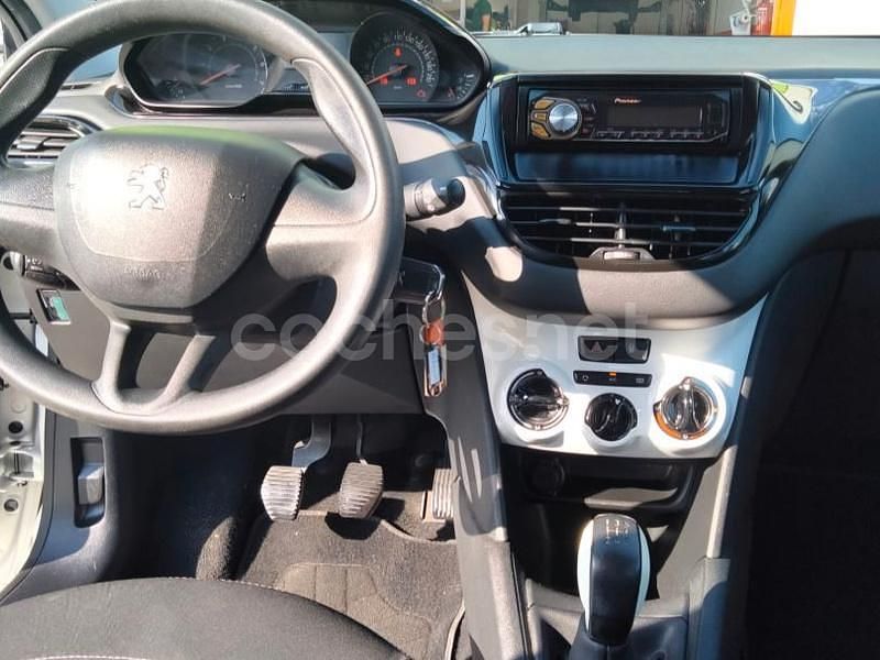 Usado Peugeot 208 68 CV (50 kW) 2014 Blanco Utilitario