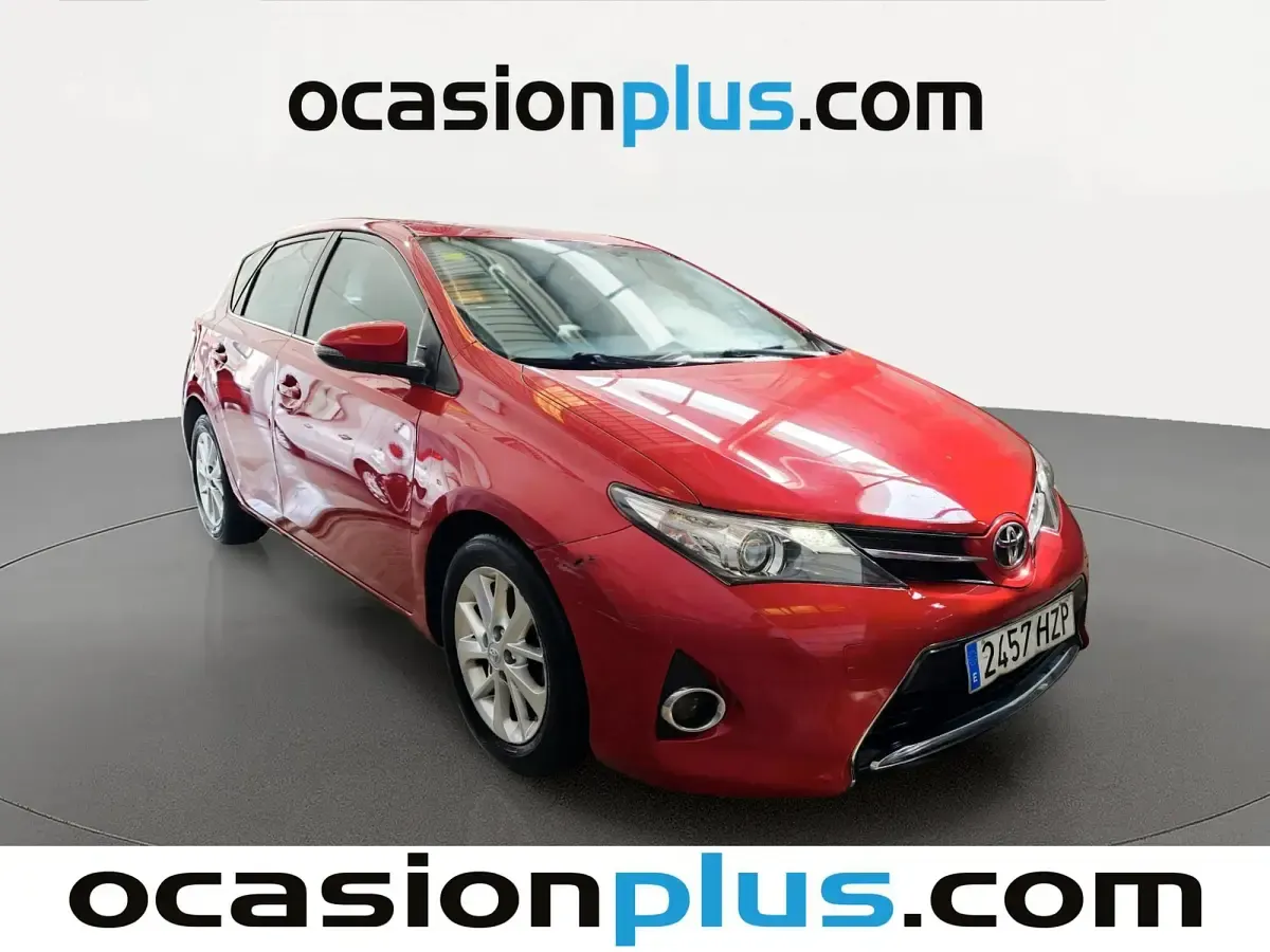 Usado Toyota Auris Active 124 CV (91 kW) 2014 Rojo Utilitario