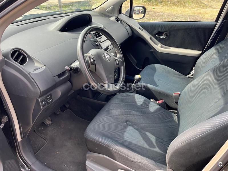 Usado Toyota Yaris Active 90 CV (66 kW) 2009 Negro Utilitario