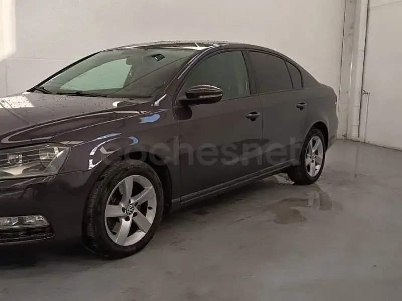 Usado VW Passat Advance 105 CV (77 kW) 2011 Negro Berlina