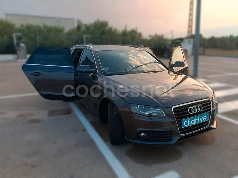 Usado Audi A4 Premium 143 CV (105 kW) 2010 Marrón Familiar