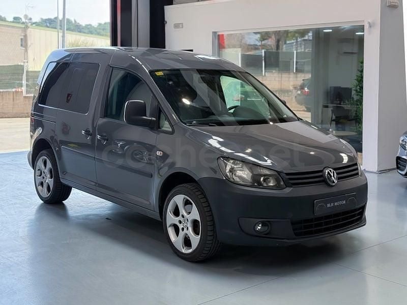 Usado VW Caddy Comfortline 102 CV (75 kW) 2013 Gris / plata Monovolumen