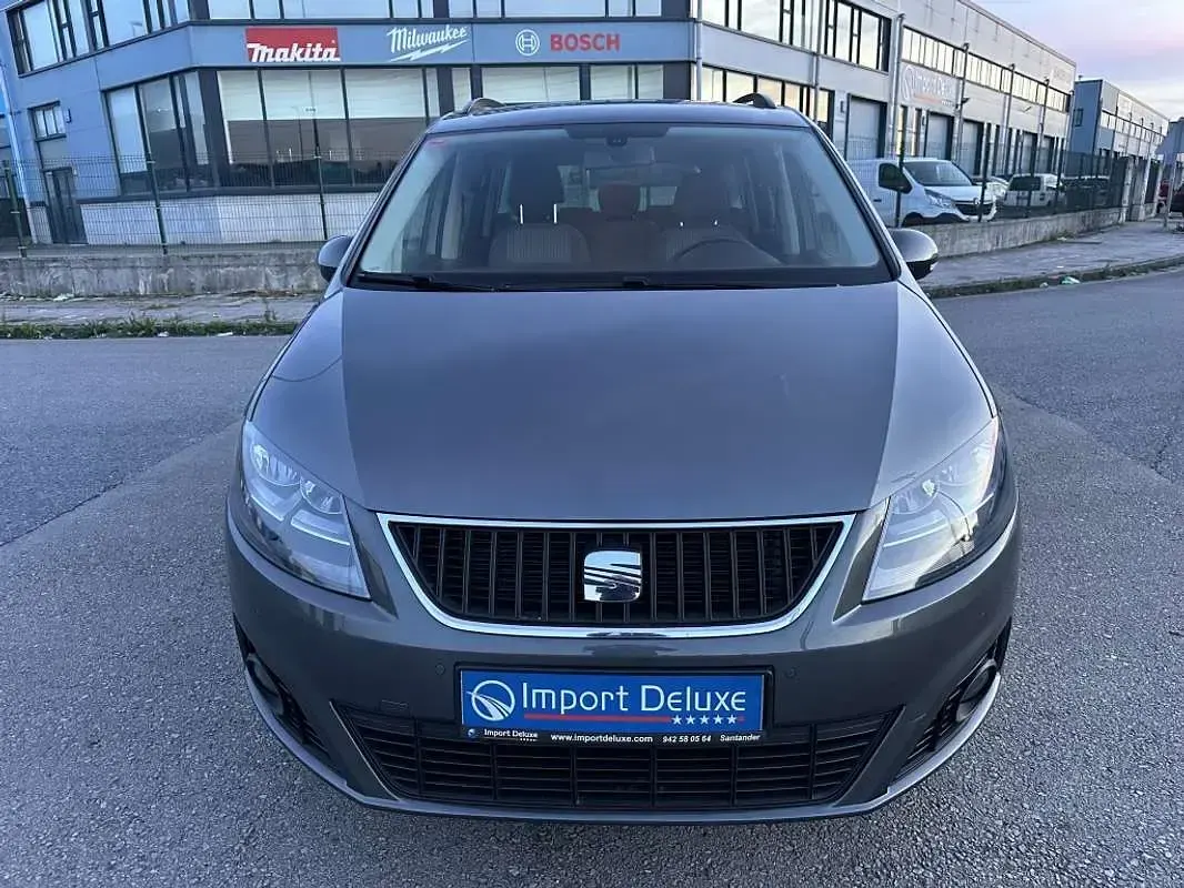 Usado Seat Alhambra 4Drive 140 CV (102 kW) 2014 Gris Monovolumen