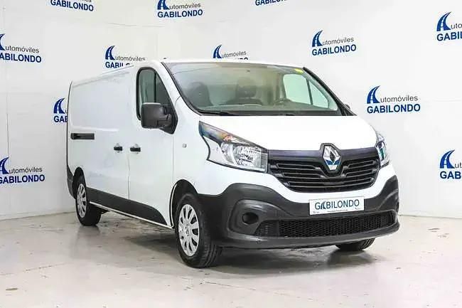 Begagnad Renault Trafic 95 HK (69 kW) 2018 Vit Minibuss