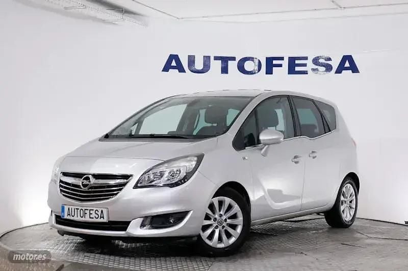 Usado Opel Meriva Cosmo 120 CV (88 kW) 2014 Plateado Monovolumen