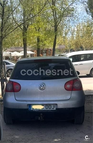 Usado VW Golf IV Highline 105 CV (77 kW) 2004 Gris / plata Berlina