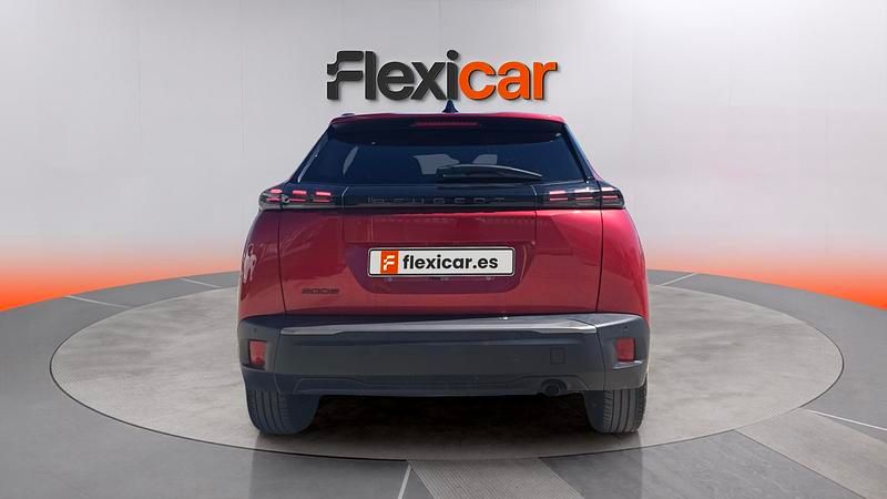 Usado Peugeot 2008 Active 101 CV (74 kW) 2023 Rojo SUV
