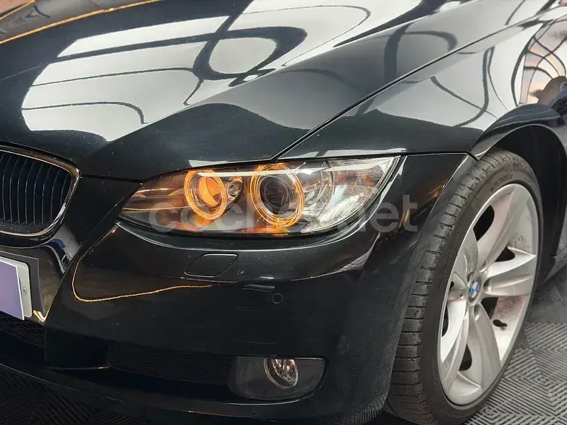 Käytetty BMW 320 Cabriolet 170 HP (125 kW) 2008 Musta Avoauto
