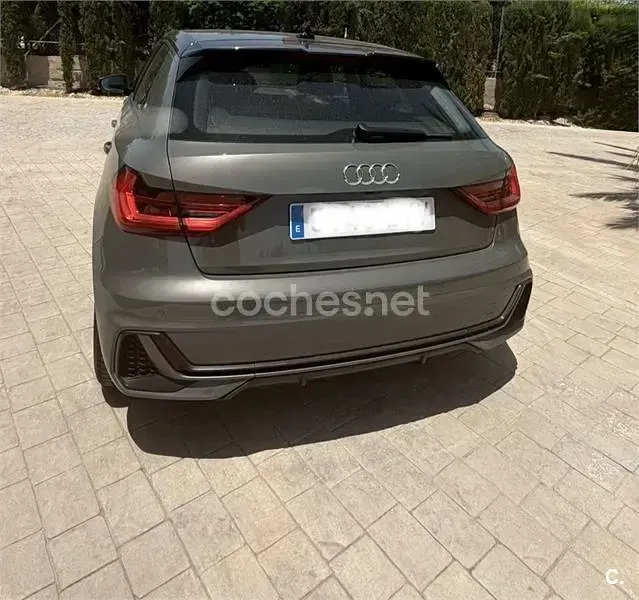 Usado Audi A1 Sportback 110 CV (80 kW) 2022 Gris / plata Utilitario