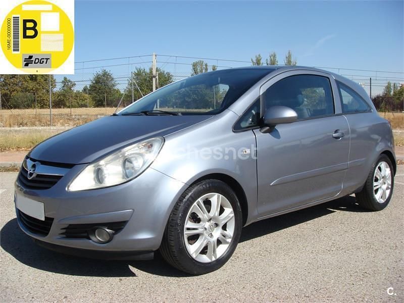 Gris / plata Usado 2008 Opel Corsa Berlina | 3495 € (Precio justo) - Imagen 1/4
