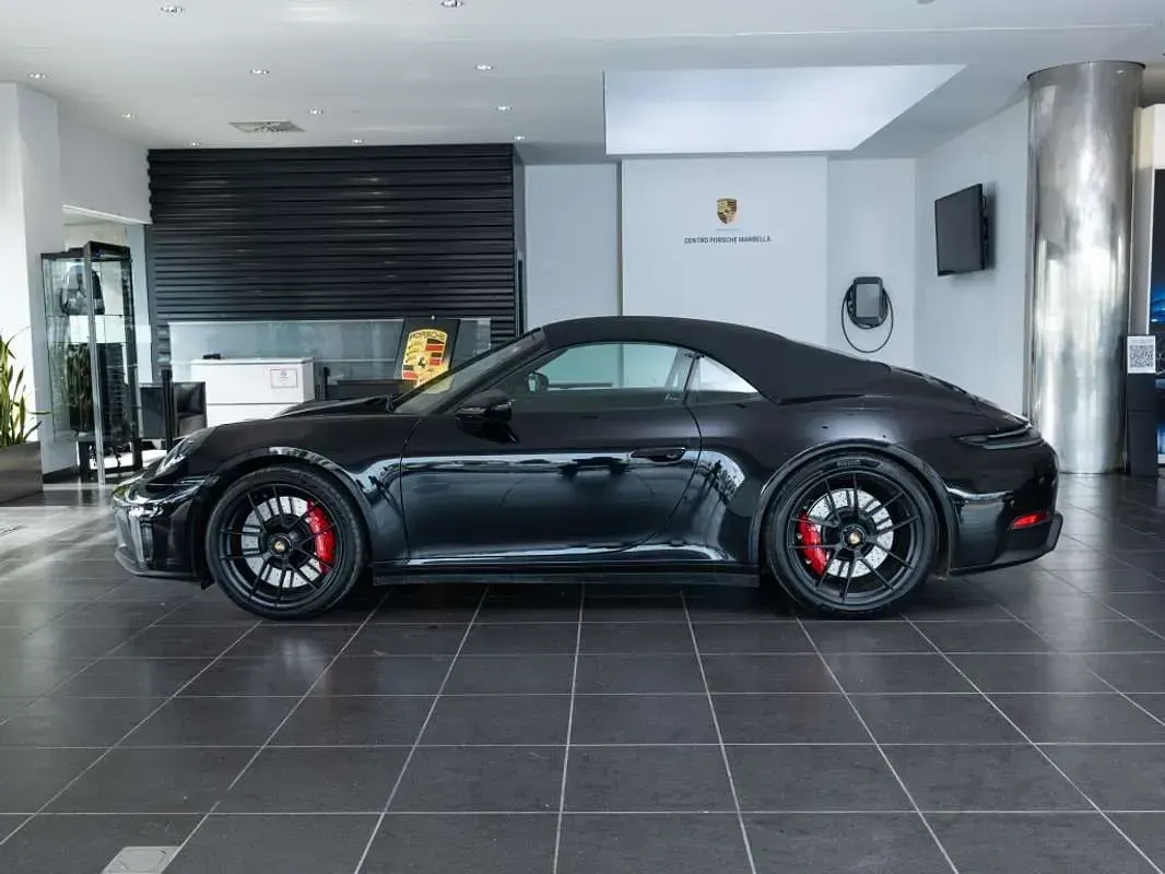 Nuevo Porsche 992 480 CV (353 kW) 2025 Negro Descapotable