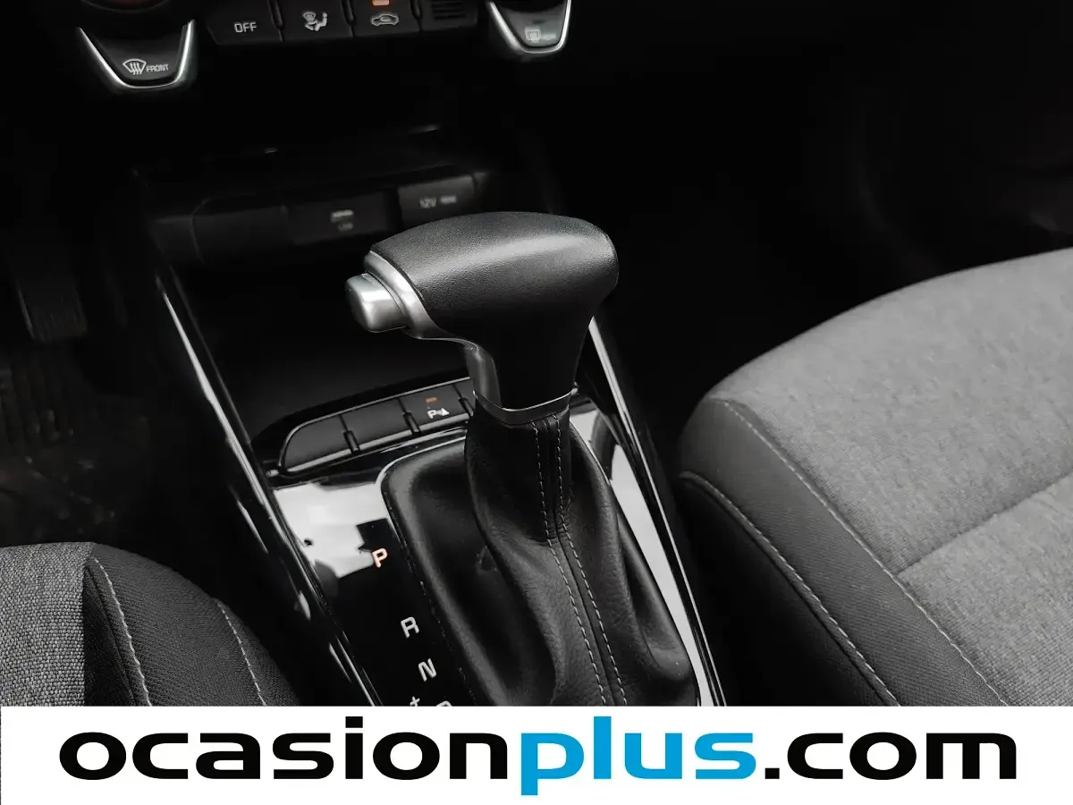 Usado Kia Stonic 100 CV (73 kW) 2024 Azul SUV