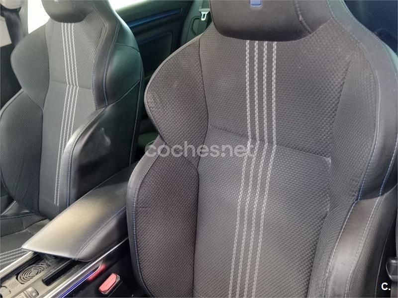 Usado Renault Mégane IV 130 CV (95 kW) 2017 Azul Berlina