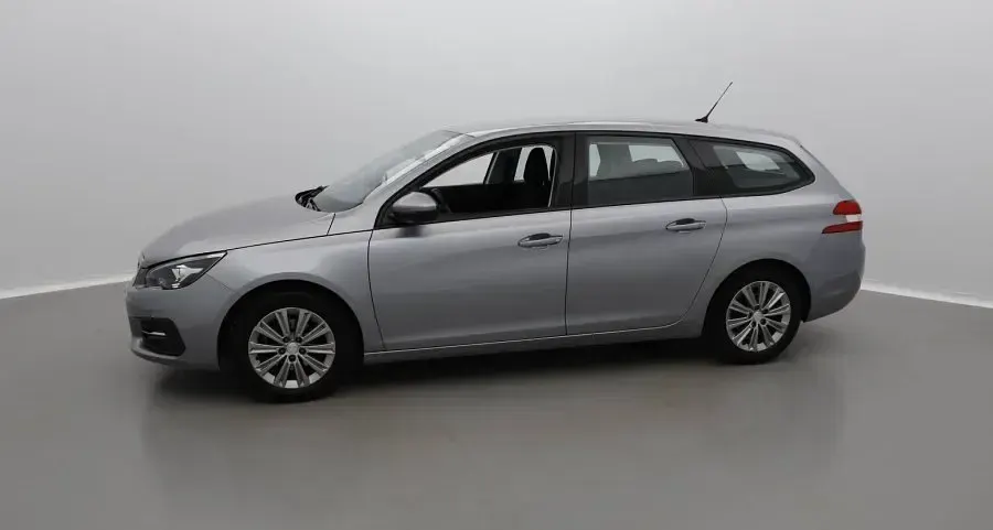 Usado Peugeot 308 SW Active 130 CV (95 kW) 2021 Familiar