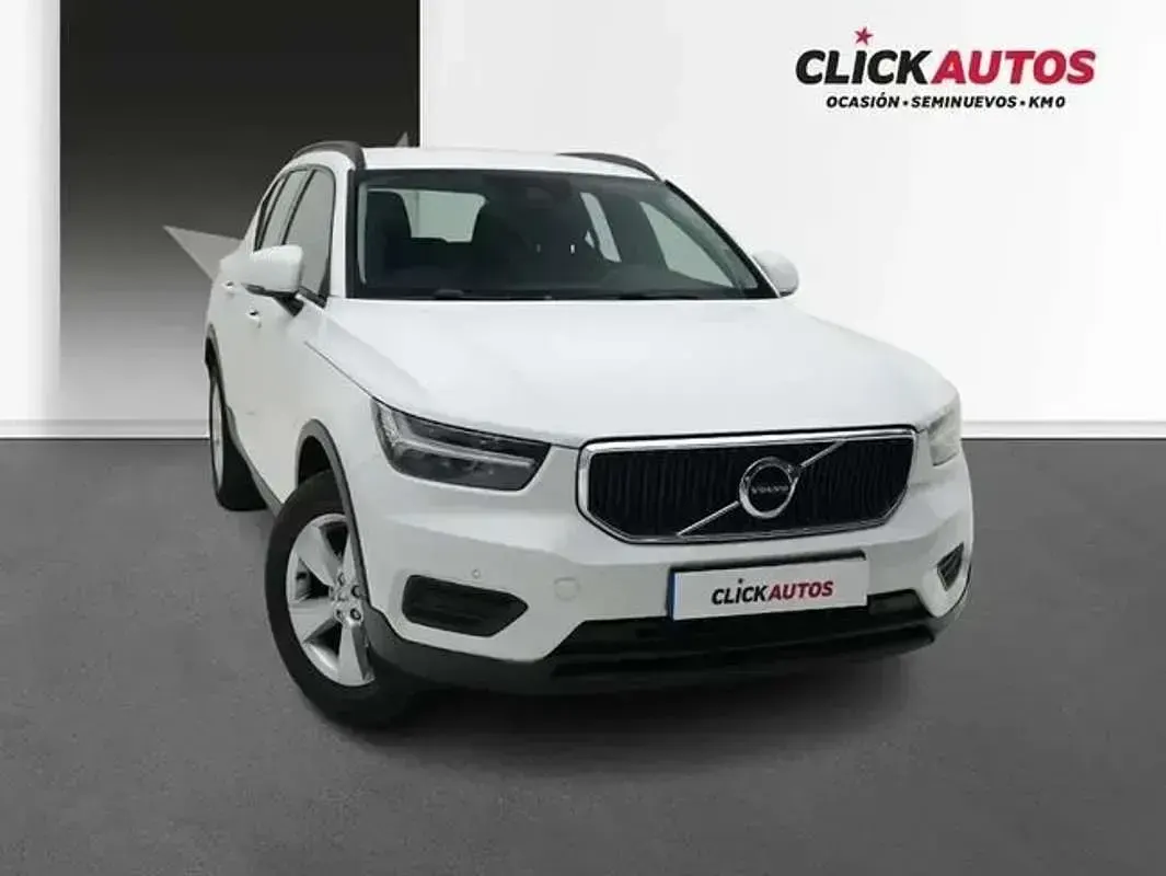 Usado Volvo XC40 Momentum 129 CV (94 kW) 2021 Blanco SUV
