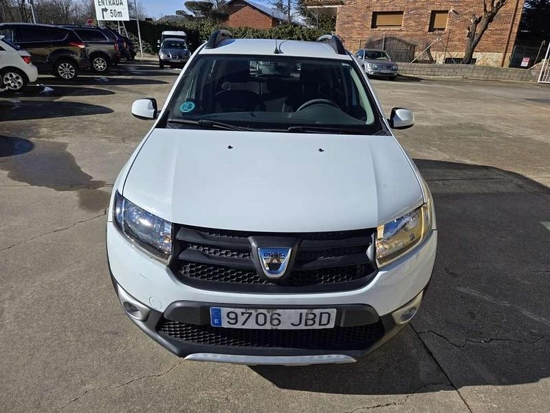 Blanco Usado 2015 Dacia Sandero Stepway Utilitario | 6999 € (Super precio) - Imagen 1/4