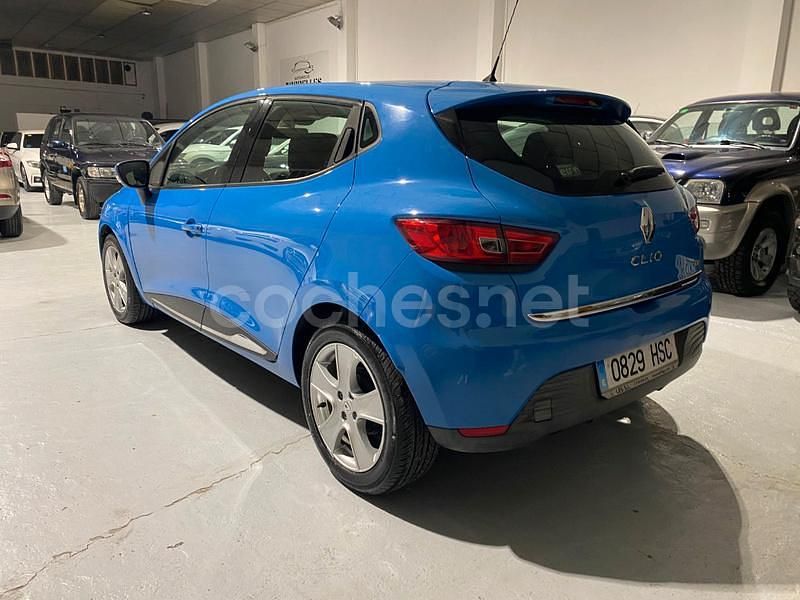 Usado Renault Clio IV Dynamique 90 CV (66 kW) 2013 Azul Berlina