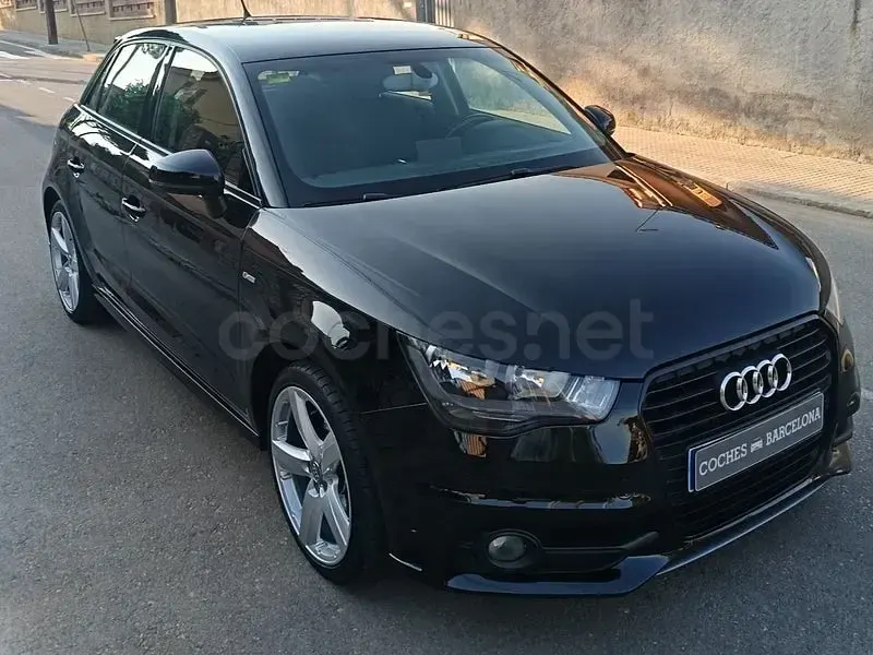 Usado Audi A1 Sportback Attraction 86 CV (63 kW) 2014 Negro Utilitario