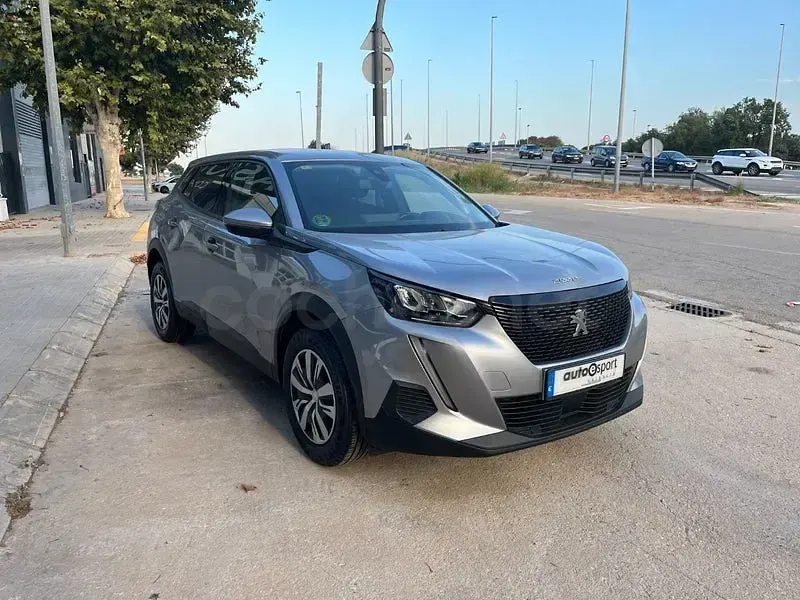 Usado Peugeot 2008 Active 101 CV (74 kW) 2020 Gris SUV