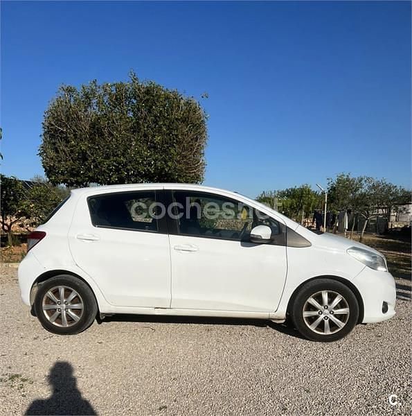 Brugt Toyota Yaris Active 69 HK (50 kW) 2013 Hvid Hatchback