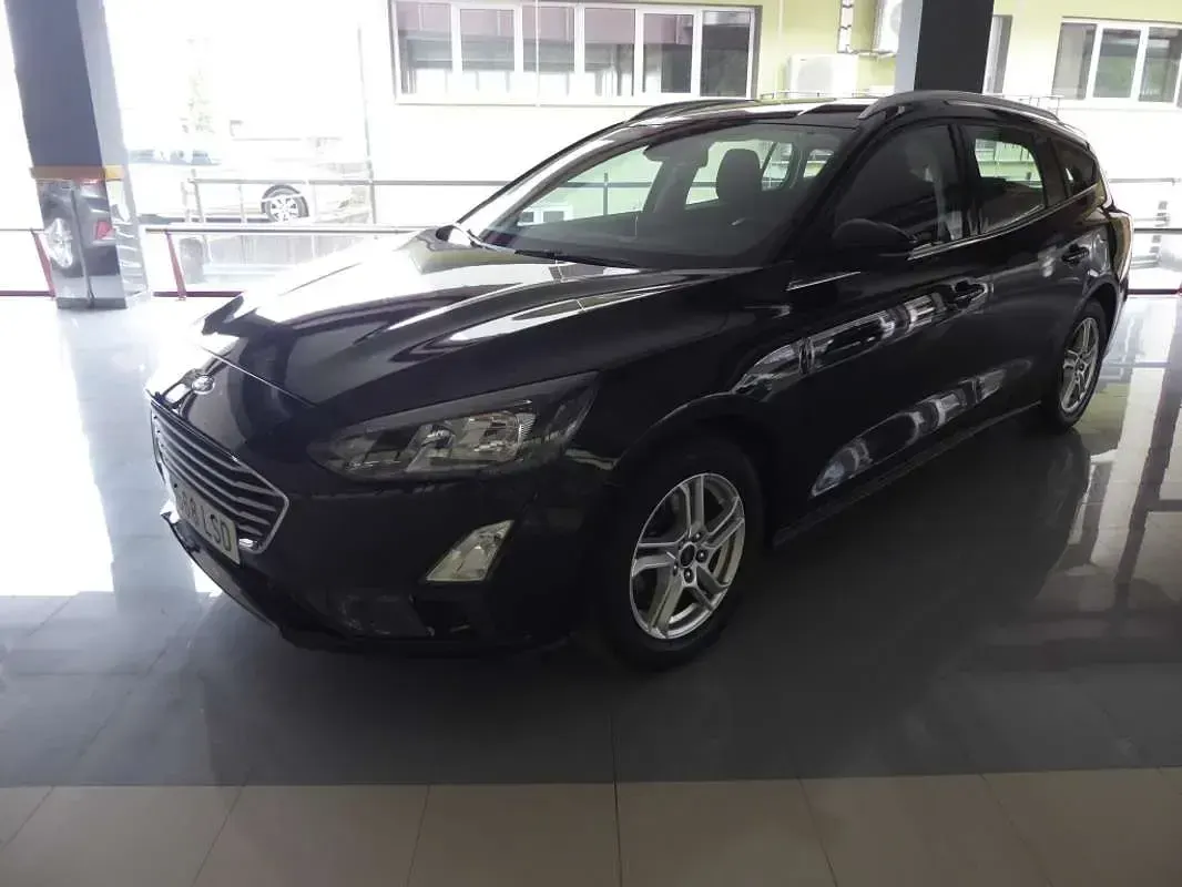 Usado Ford Focus Trend+ 120 CV (88 kW) 2021 Negro Familiar