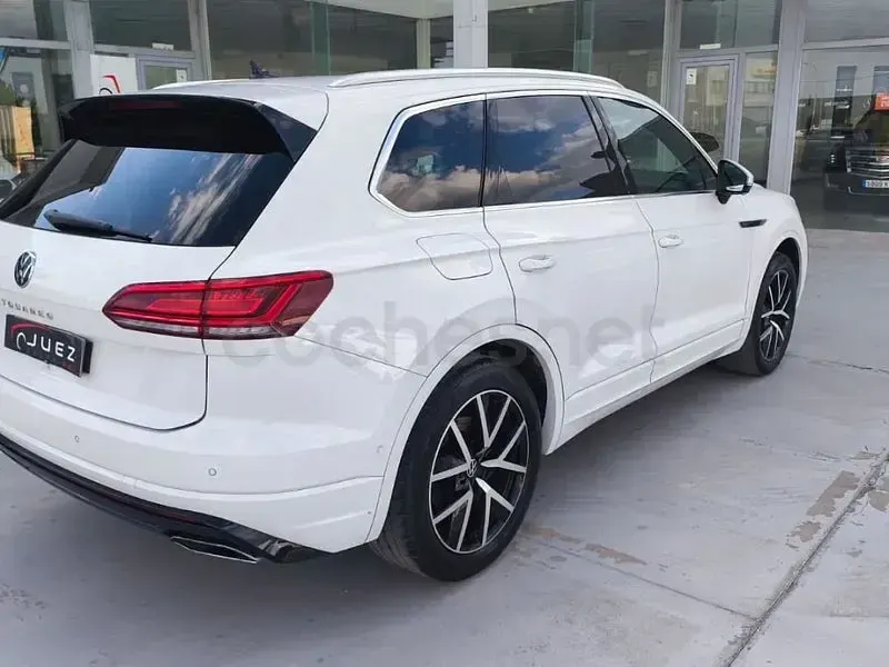 Käytetty VW Touareg 286 HP (210 kW) 2022 Valkoinen Katumaasturi