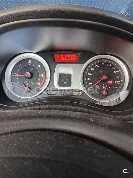 Usado Renault Clio II Authentique 70 CV (51 kW) 2008 Blanco Berlina