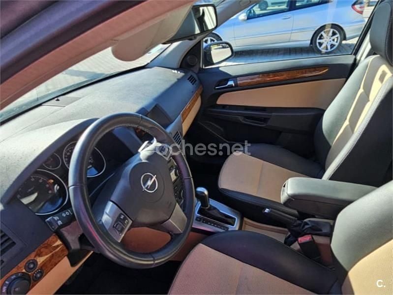 Usado Opel Astra Cosmo 125 CV (91 kW) 2007 Azul Familiar