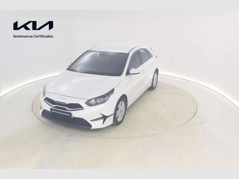 Blanco Usado 2024 Kia Ceed Utilitario | 18.628 € (Precio justo) - Imagen 1/4