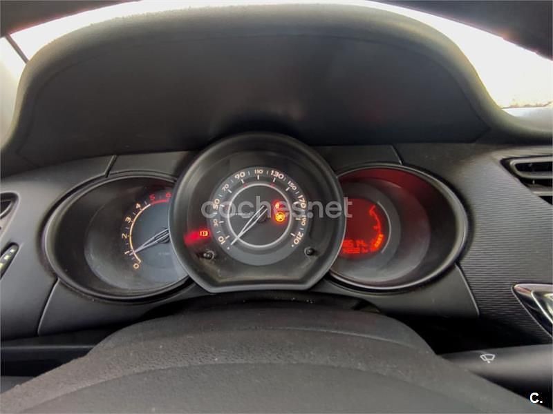 Usado Citroën C3 Attraction 68 CV (50 kW) 2011 Gris / plata Berlina