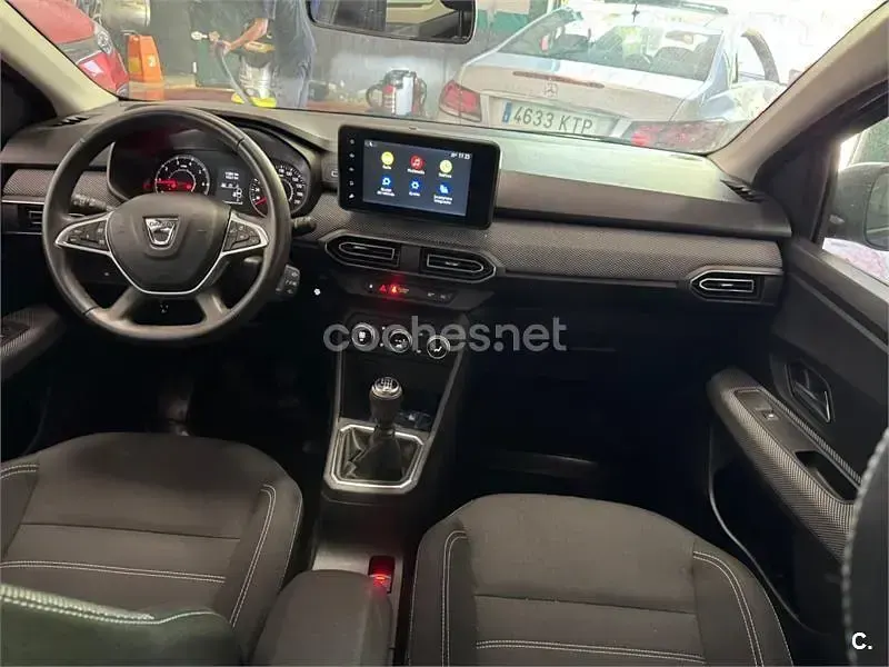 Usado Dacia Sandero Comfort 101 CV (74 kW) 2022 Azul Berlina