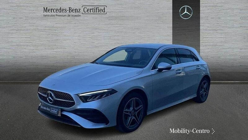 Iridiumsilver, metallic paint Usado 2024 Mercedes A250 AMG line Berlina | 36.900 € (Buen precio) - Imagen 1/4
