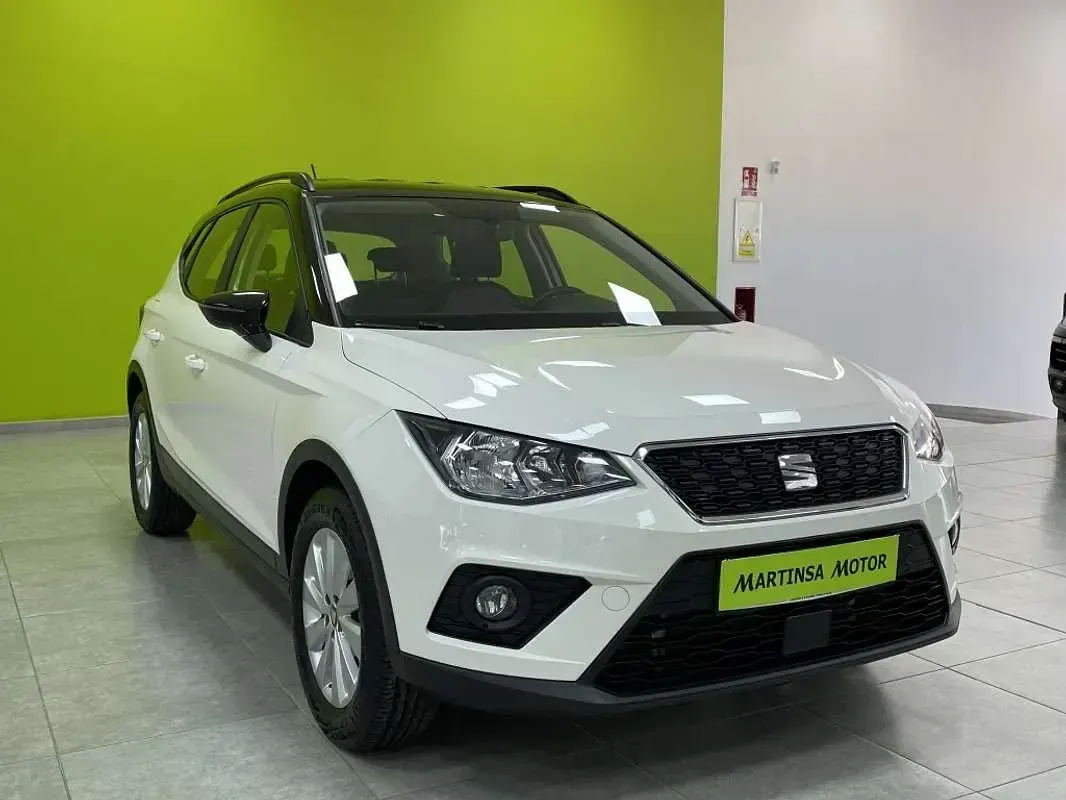 Usado Seat Arona Style 110 CV (80 kW) 2021 Blanco SUV