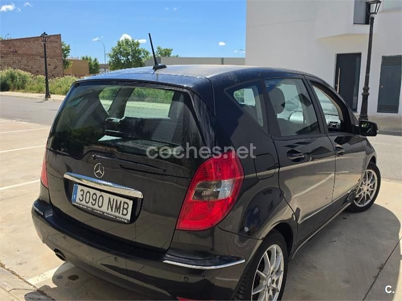 Usado Mercedes A160 Avantgarde 95 CV (69 kW) 2010 Negro Monovolumen