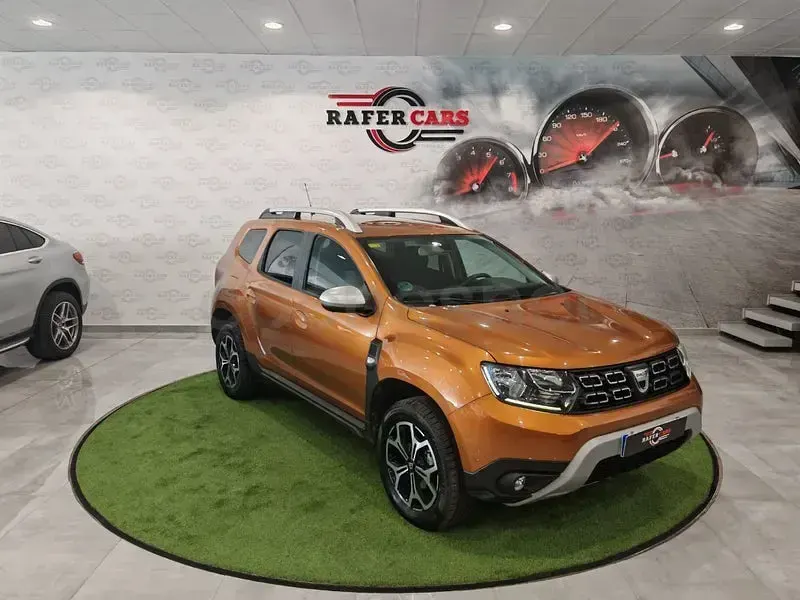 Usado Dacia Duster Comfort 110 CV (80 kW) 2018 Naranja SUV